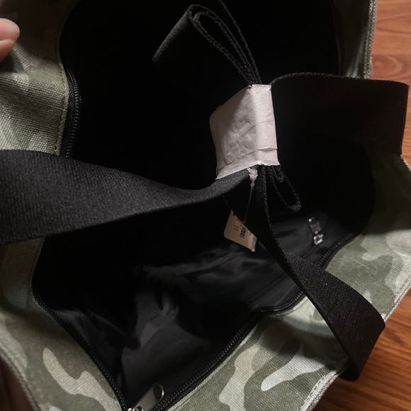 New with tags Victoria secret pink camouflage tote bag camo - Picture 4 of 4
